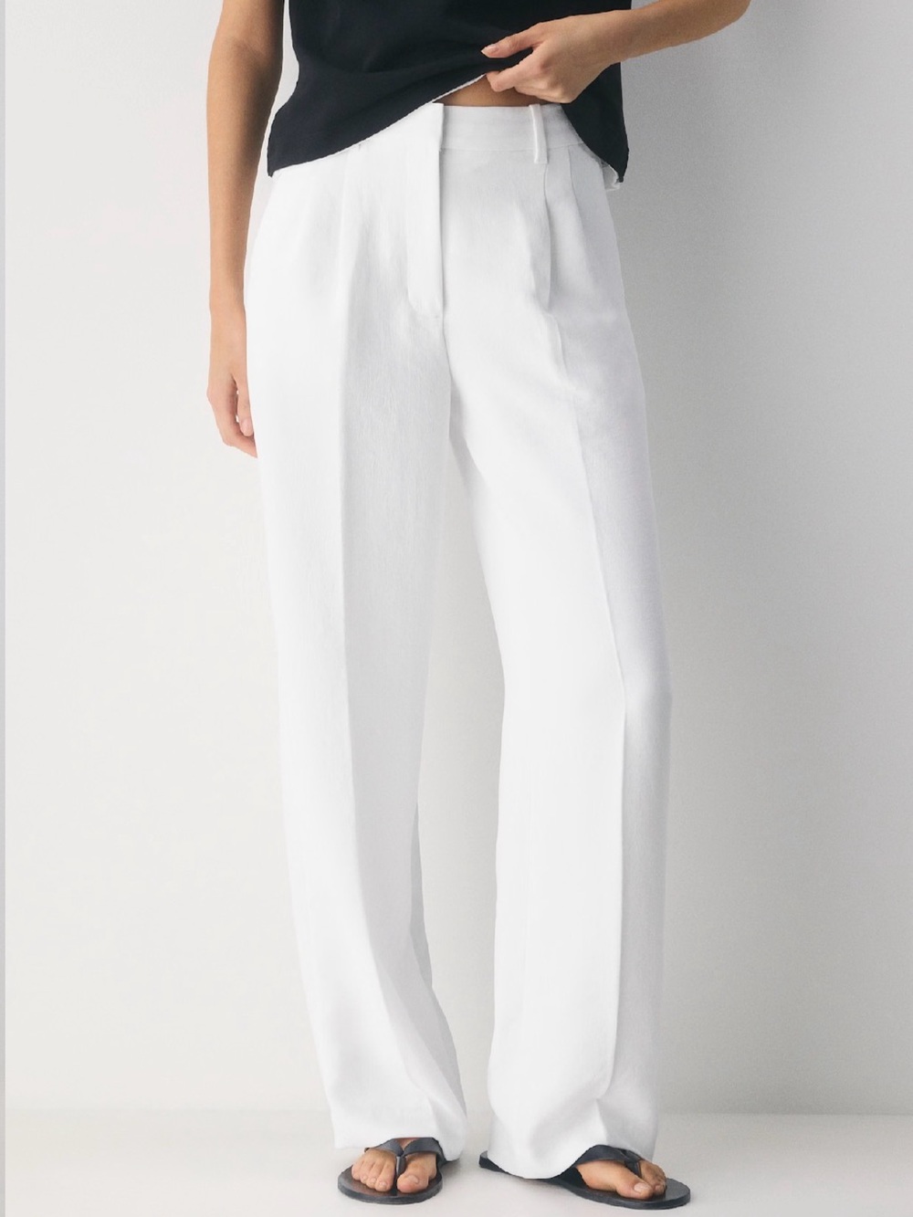Aritzia Effortless Pants Crepette Wide-Leg White High-Rise Pants 30” Size 2